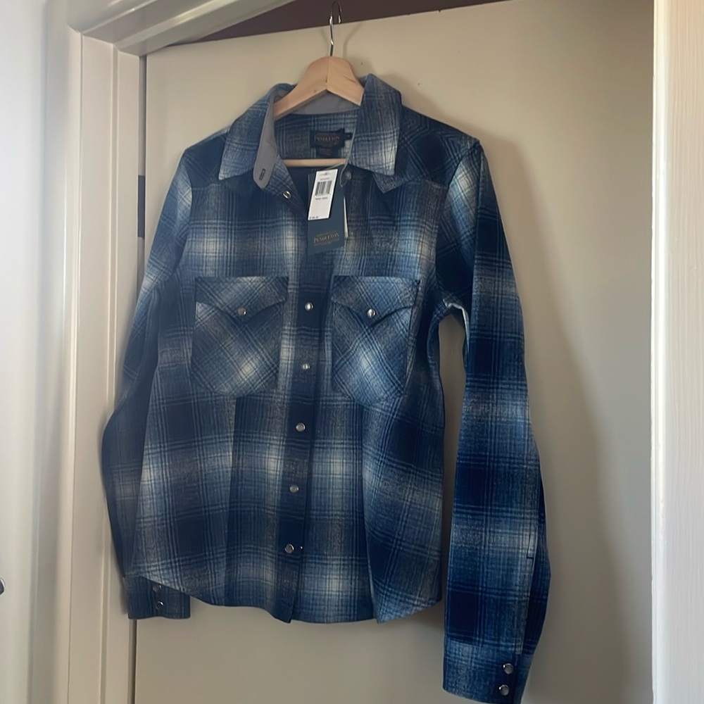 New with tags Pendleton western shirt! Blue and grey plaid.